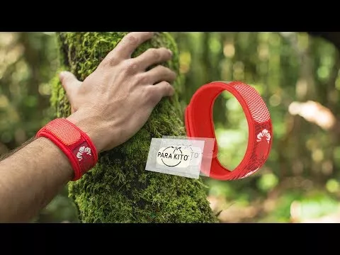 Video over Para Kito muggenafstotende armband (kleur/motief niet selecteerbaar), 1 st